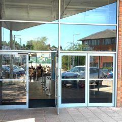 Level entrance from the car park